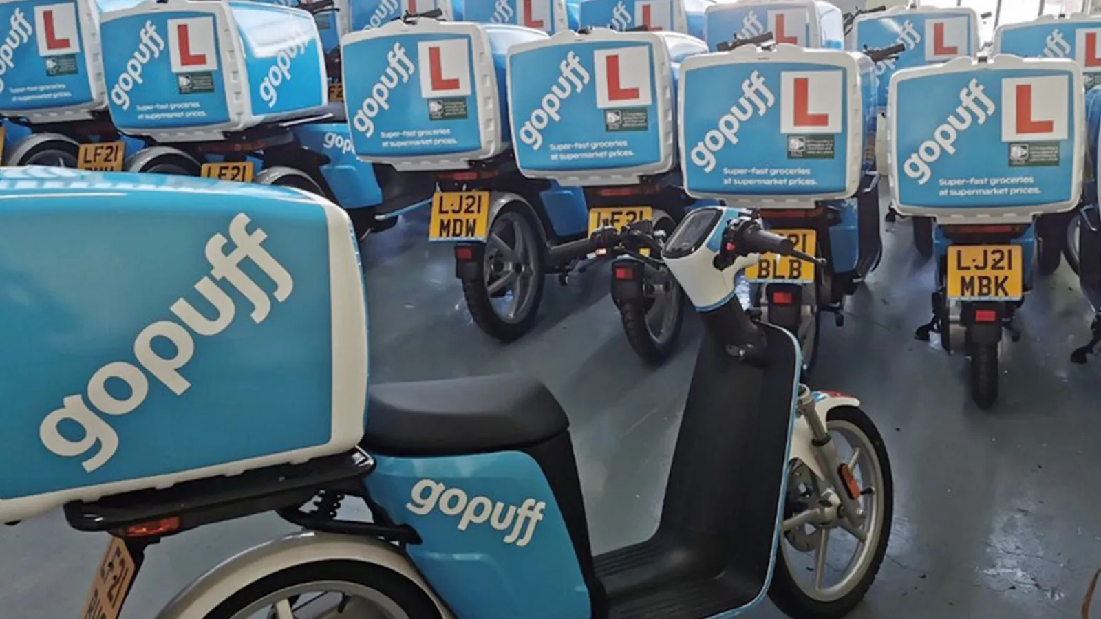 Electric mopeds for new riders: your first moped and CBT in London
